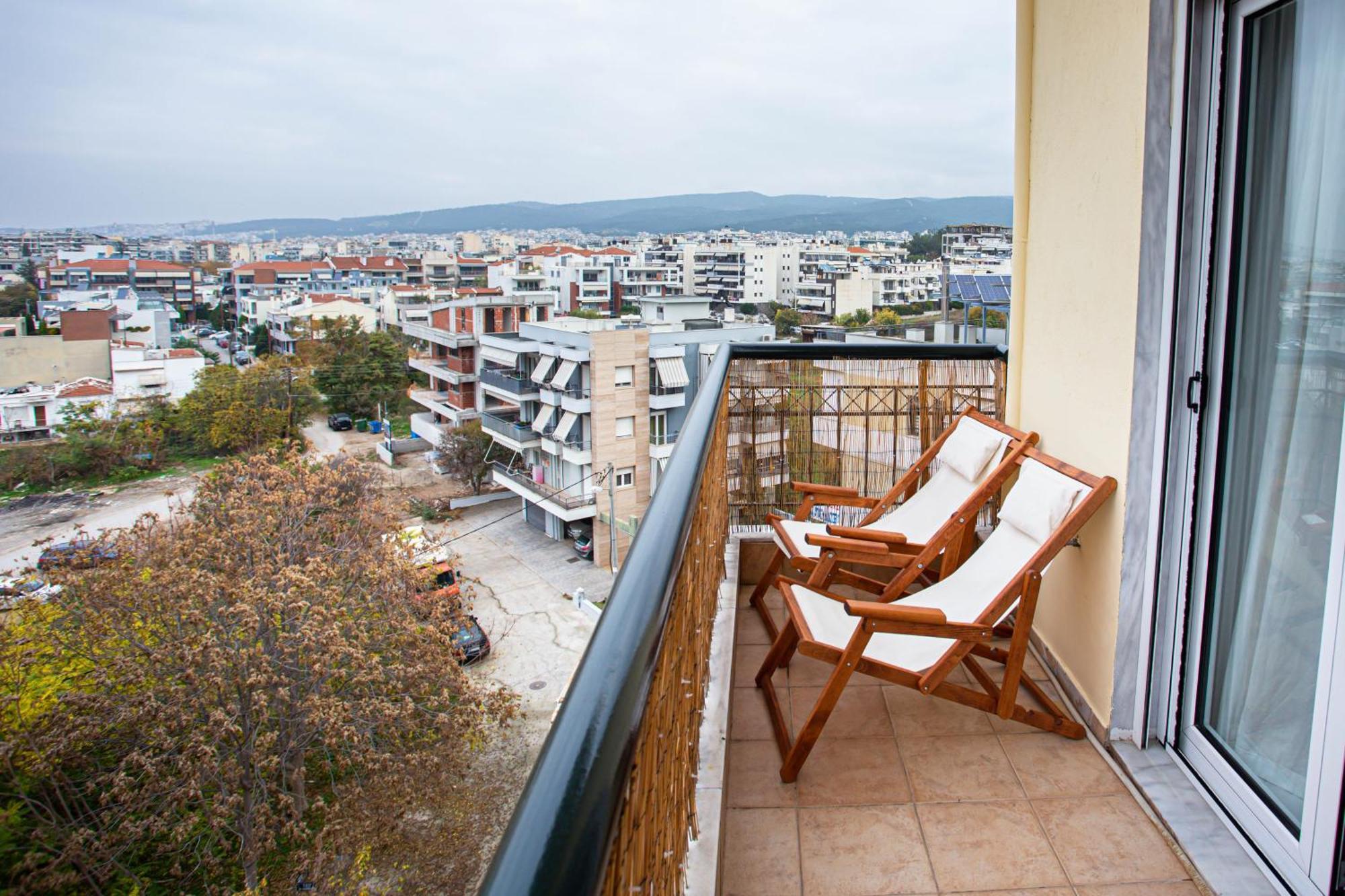 Celestial Garden-Thessaloniki'S Modern, Eclectic Penthouse With An Amazing View And Veranda Bagian luar foto